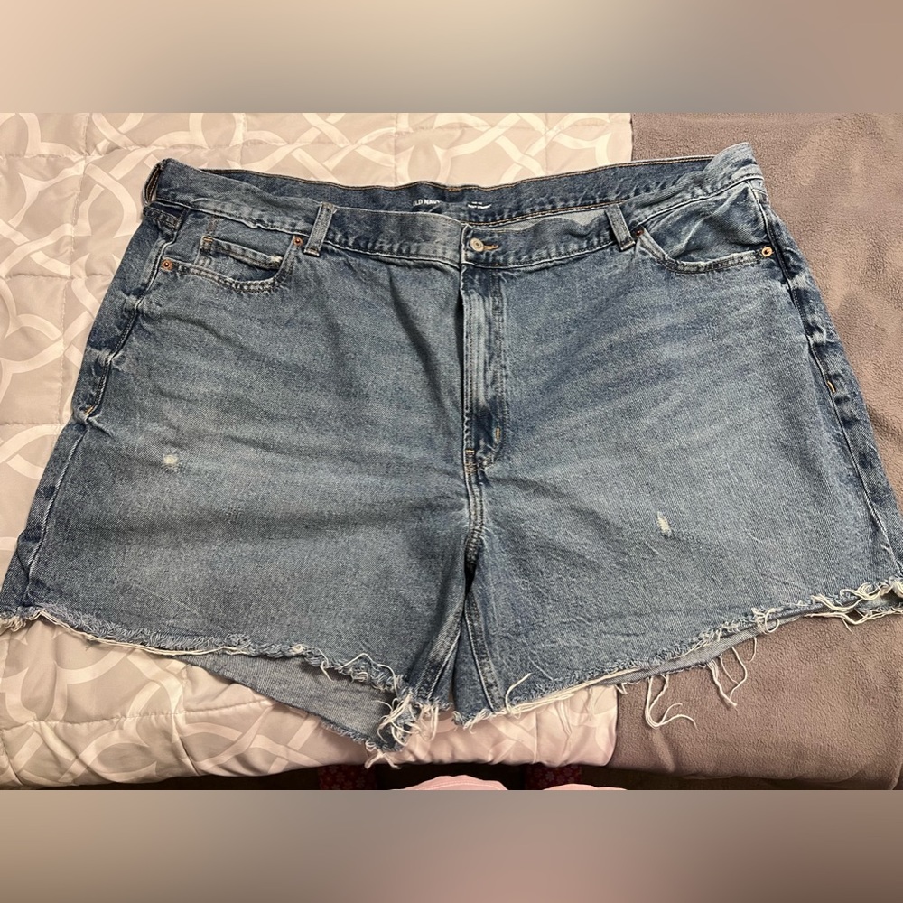 Old Navy womens plus Jean shorts with frayed legs, EUC, 26, high waist